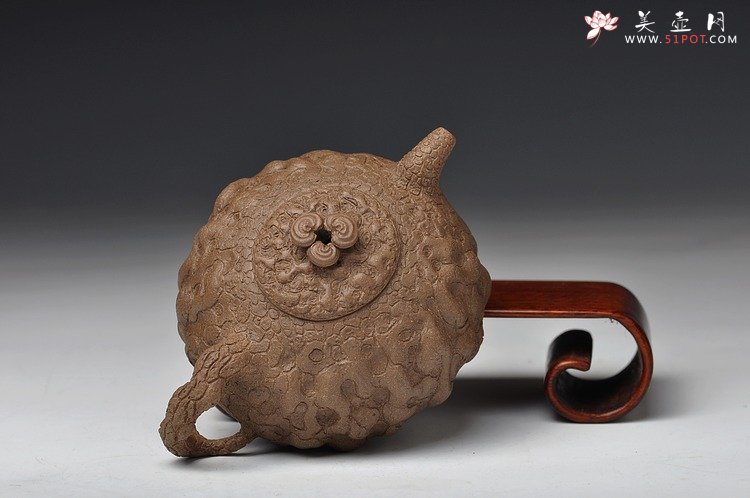 紫砂壶图片：邵惠雄风格 全手龚春 灵芝和瓜纽一对 薄胎 - 宜兴紫砂壶网