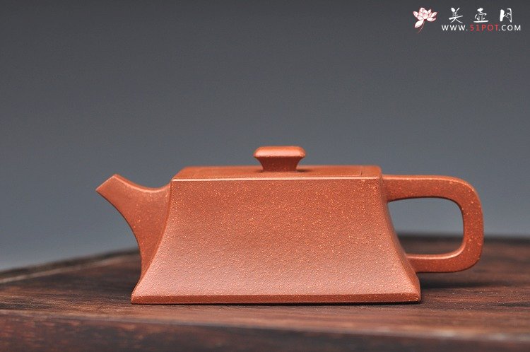 紫砂壶图片：线条张劲 严谨之风  全手 小求正 - 宜兴紫砂壶网