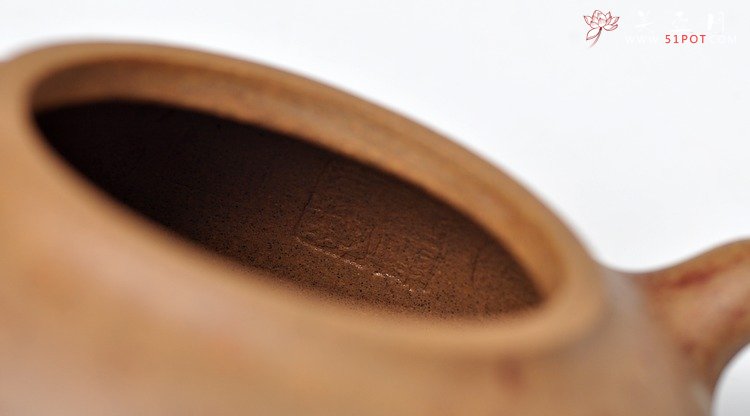 紫砂壶图片：砂美 型美  全手贡珠 蔡岩峰新作 炮管一捺底 - 宜兴紫砂壶网