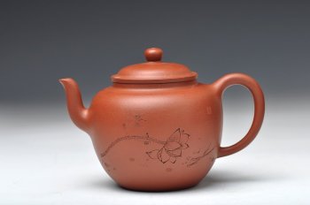 紫砂壶图片：线条流畅 整体高俊 全手雅韵 - 宜兴紫砂壶网