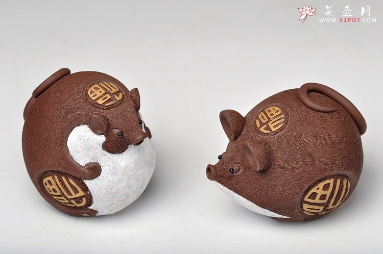 紫砂壶图片：福鼠一对 憨厚可爱 造型新颖 有趣 - 宜兴紫砂壶网