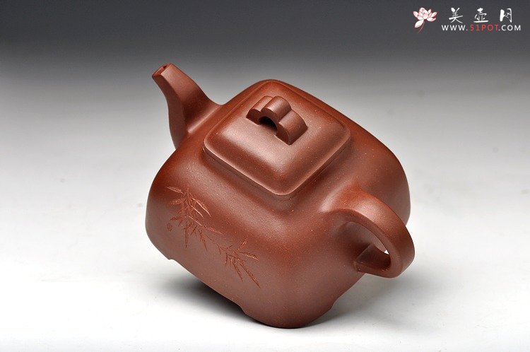 紫砂壶图片：史金妹代表作 李昌鸿大师装饰 全手孤棱  - 宜兴紫砂壶网