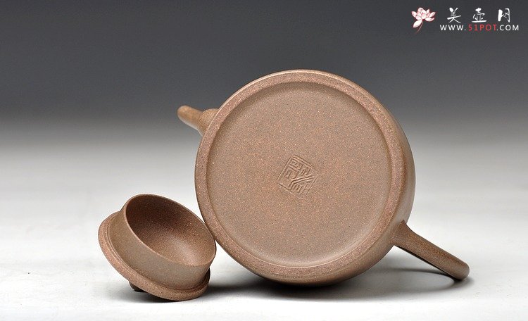 紫砂壶图片：范磊经典作品 青段全手禅韵 挺拔秀气 古朴 山水风韵 - 宜兴紫砂壶网