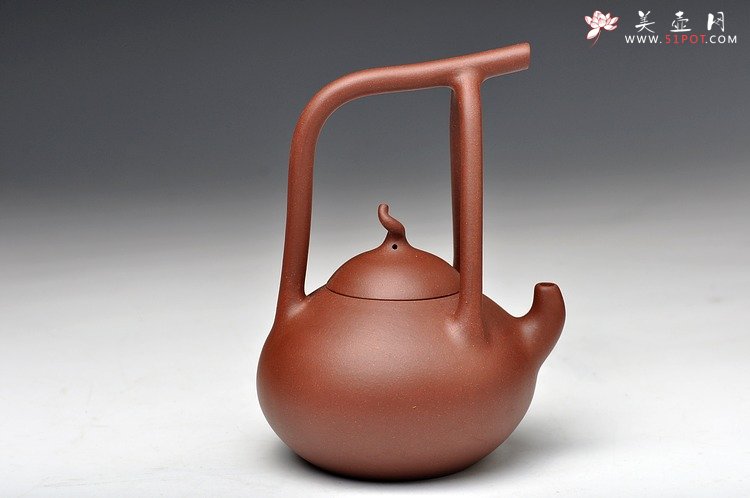 紫砂壶图片：国助工强强联合 和石装饰 传统经典 全手瓢提梁 - 宜兴紫砂壶网