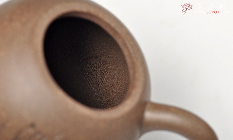 紫砂壶图片：高振宇风格 全手禅曲 清秀俊雅 张听刚装饰 - 宜兴紫砂壶网