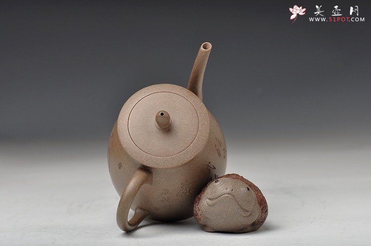 紫砂壶图片：青段全手禅韵 挺拔秀气 古朴 张听刚装饰 - 宜兴紫砂壶网