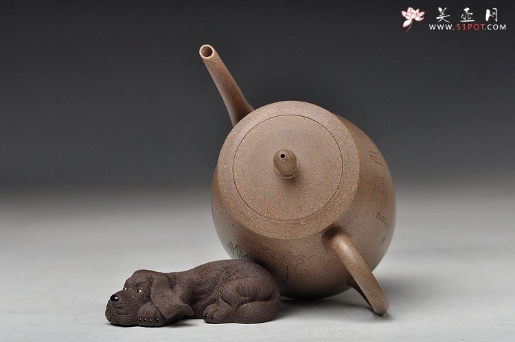 紫砂壶图片：范磊经典作品 青段全手禅韵 挺拔秀气 古朴 山水风韵 - 宜兴紫砂壶网