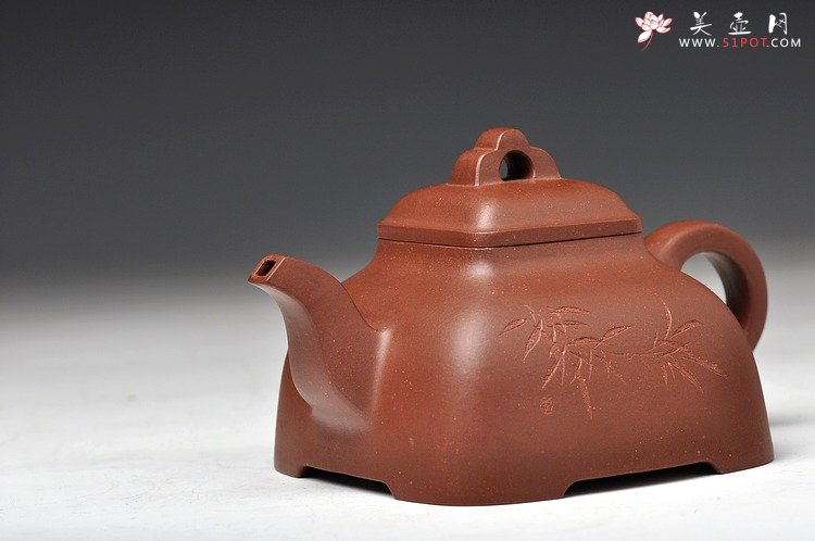 紫砂壶图片：史金妹代表作 李昌鸿大师装饰 全手孤棱  - 宜兴紫砂壶网