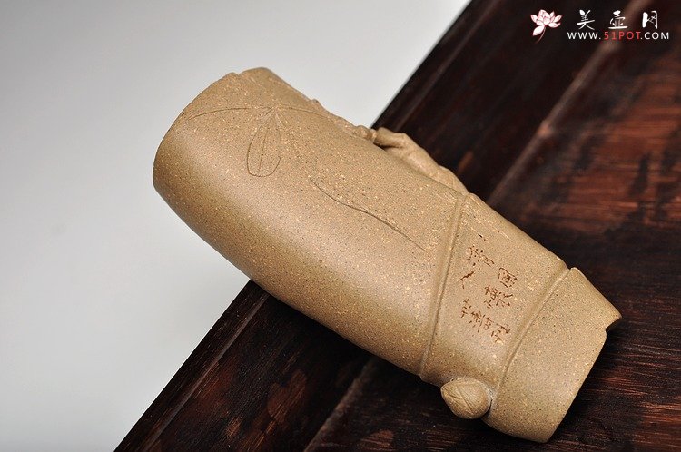 紫砂壶图片：文房雅器 茶盘精品茶宠 清竹臂搁 贴叶传神 中书协刘世涛助兴装饰 - 宜兴紫砂壶网