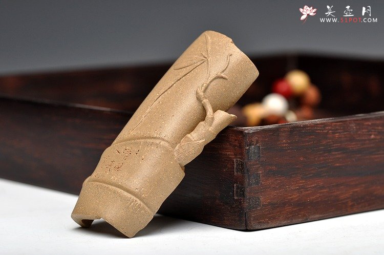 紫砂壶图片：文房雅器 茶盘精品茶宠 清竹臂搁 贴叶传神 中书协刘世涛助兴装饰 - 宜兴紫砂壶网