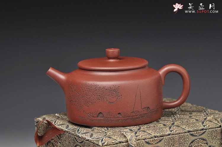 紫砂壶图片：厚重之品 品味意境 全手桑扁 - 宜兴紫砂壶网