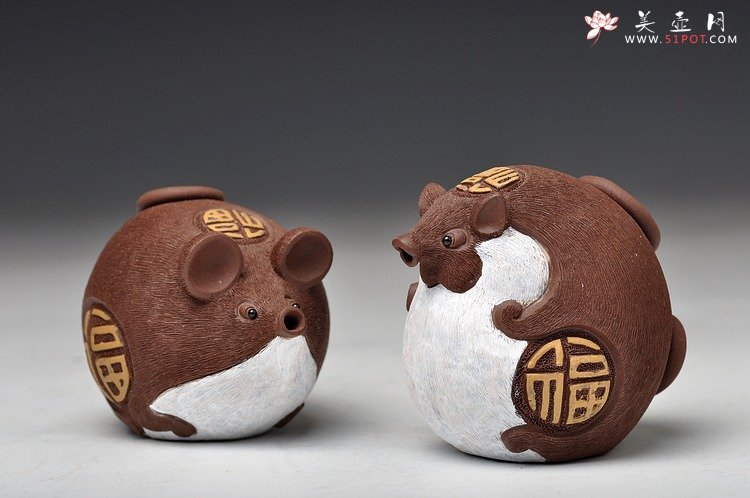 紫砂壶图片：福鼠一对 憨厚可爱 造型新颖 有趣 - 宜兴紫砂壶网