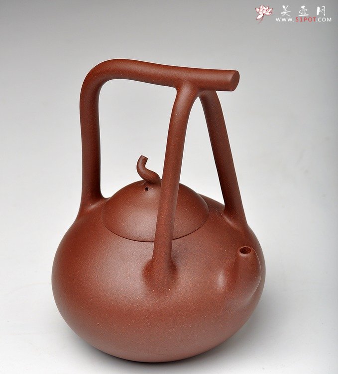 紫砂壶图片：国助工强强联合 和石装饰 传统经典 全手瓢提梁 - 宜兴紫砂壶网