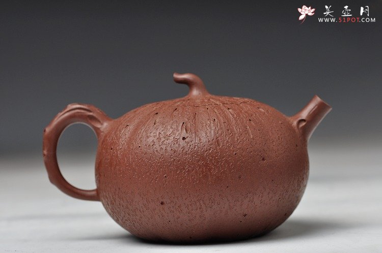 紫砂壶图片：蔡岩峰经典作品 古拙中透灵气 全手工大橘瓜  - 宜兴紫砂壶网