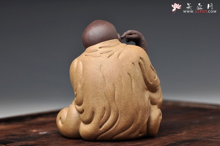 紫砂壶图片：十八罗汉之长眉罗汉和掏耳罗汉 神态细腻传神 精品茶宠 - 宜兴紫砂壶网