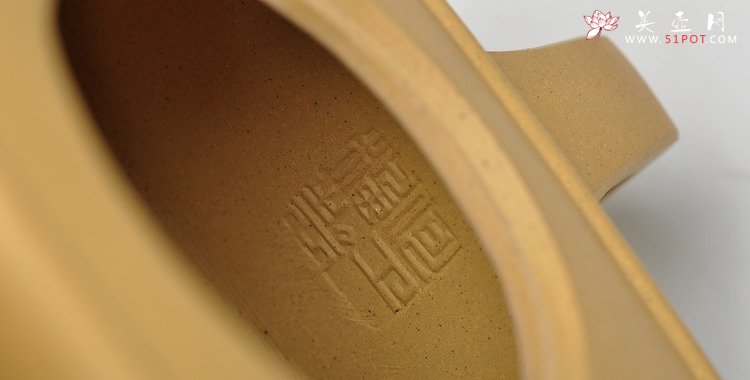 紫砂壶图片：何卫枫最新力作 全手本绿砂四方 挺拔舒展 适合绿茶 - 宜兴紫砂壶网