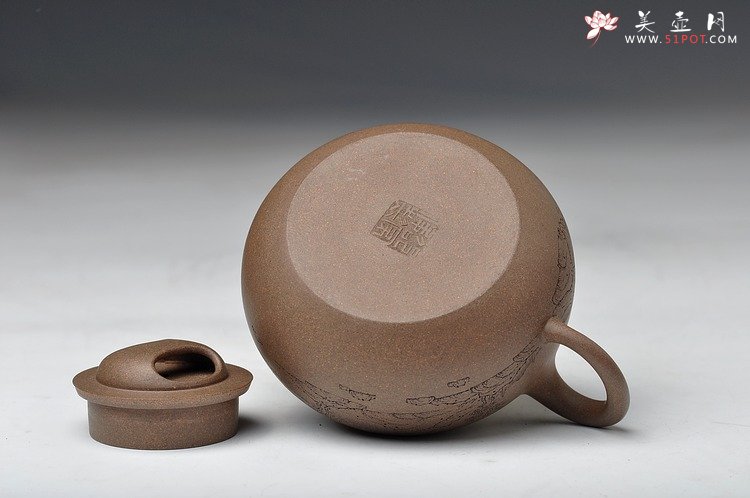 紫砂壶图片：国助和石装饰王翔风格 通景山水 玉成窑风格 全手归隐 - 宜兴紫砂壶网