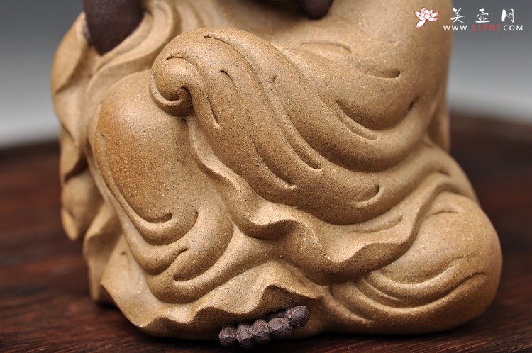 紫砂壶图片：十八罗汉之长眉罗汉和掏耳罗汉 神态细腻传神 精品茶宠 - 宜兴紫砂壶网