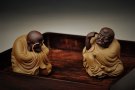 紫砂壶图片：十八罗汉之长眉罗汉和掏耳罗汉 神态细腻传神 精品茶宠 - 宜兴紫砂壶网