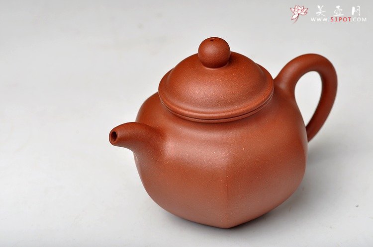 紫砂壶图片：曲峰老师义拍紫砂作品 青水泥六方掇球 雅安我们在一起 - 宜兴紫砂壶网