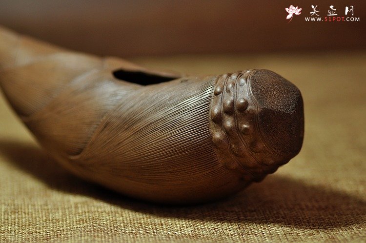 紫砂壶图片：鸣远款水注。紫砂摆件•雕塑•茶宠•很真实的紫砂竹笋•公道杯 - 宜兴紫砂壶网