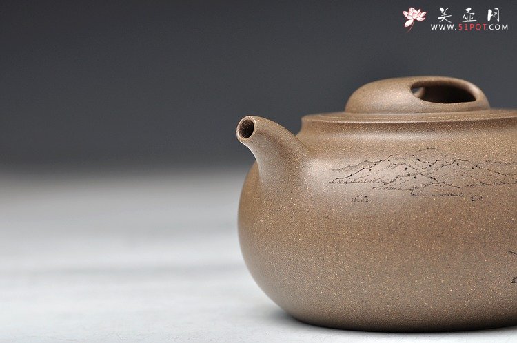 紫砂壶图片：国助和石精刻  玉成窑风格 全手归隐 更加耐品 - 宜兴紫砂壶网