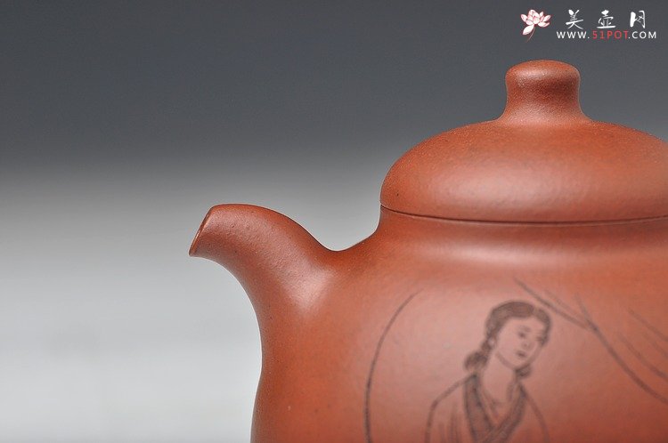 紫砂壶图片：细刻入丝 形体端庄 传统作品 全手三足乳鼎 - 宜兴紫砂壶网