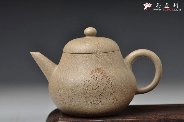 紫砂壶图片：全手老味高梨形 古拙之味 手中无梨式，难以言茗事 高寿与幽思 - 宜兴紫砂壶网