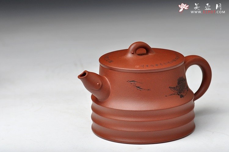 紫砂壶图片：鱼乐壶 造型别致 子非鱼安知鱼之乐o(∩_∩)o  - 宜兴紫砂壶网