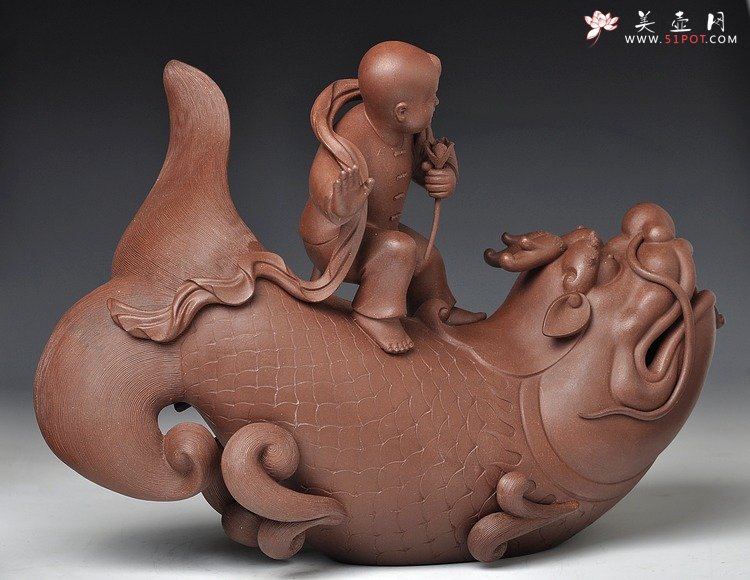 紫砂壶图片：财童戏鱼龙 精品之作 - 宜兴紫砂壶网