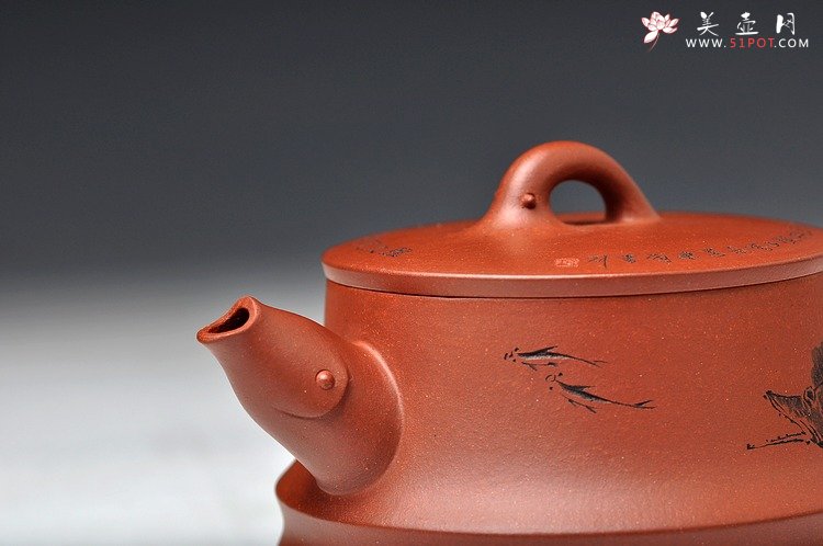 紫砂壶图片：鱼乐壶 造型别致 子非鱼安知鱼之乐o(∩_∩)o  - 宜兴紫砂壶网