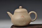 紫砂壶图片：全手老味高梨形 古拙之味 手中无梨式，难以言茗事 高寿与幽思 - 宜兴紫砂壶网