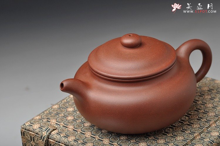 紫砂壶图片： 敦厚饱满 顾派仿古 形体耐品 传统实用 - 宜兴紫砂壶网