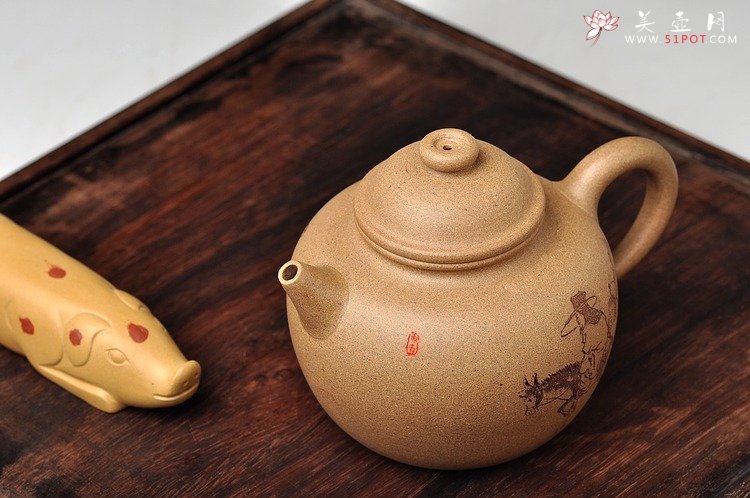 紫砂壶图片：摹古之作 古朴动人 全手大彬圆钮 老段泥 - 宜兴紫砂壶网