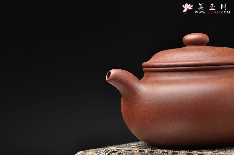 紫砂壶图片： 敦厚饱满 顾派仿古 形体耐品 传统实用 - 宜兴紫砂壶网