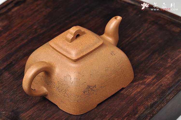 紫砂壶图片：强强联合 李彦雄通景山水 全手孤棱 素雅耐品 - 宜兴紫砂壶网