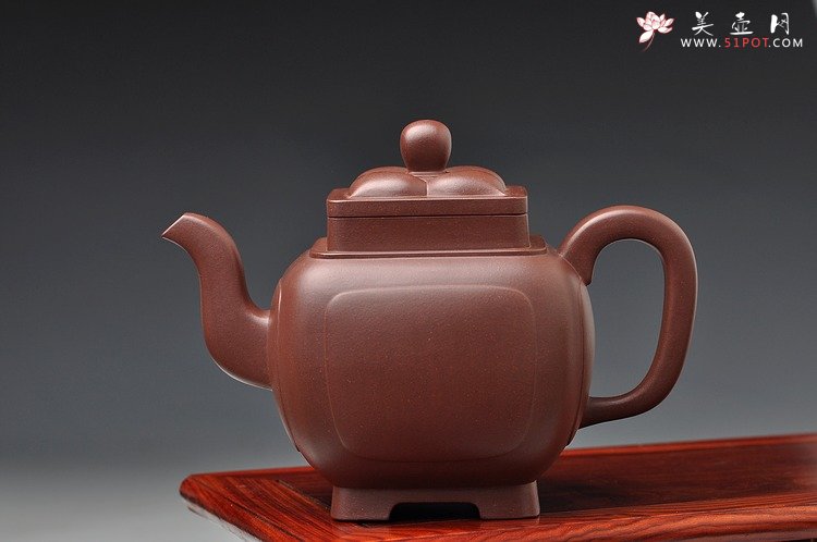 紫砂壶图片：精工大气 精品之作 全手工开光四方菱花 - 宜兴紫砂壶网