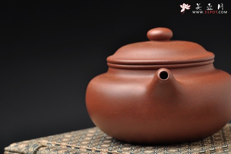 紫砂壶图片： 敦厚饱满 顾派仿古 形体耐品 传统实用 - 宜兴紫砂壶网