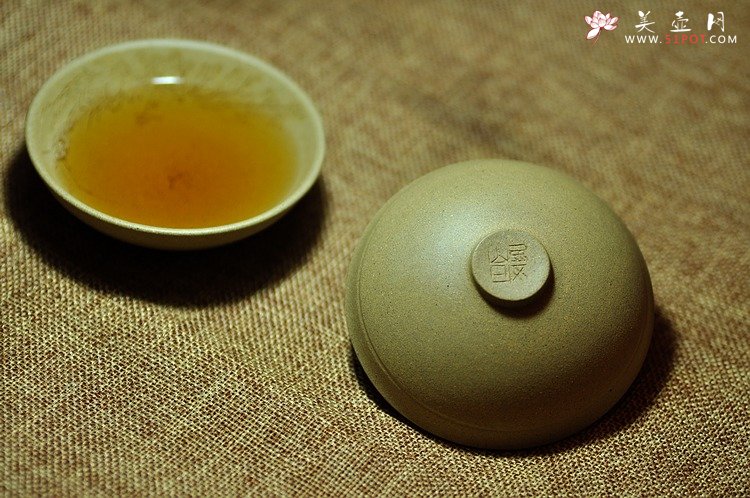 紫砂壶图片：雅致品茗杯 荷叶情思 乳香杯 - 宜兴紫砂壶网