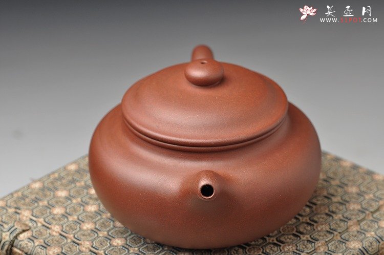 紫砂壶图片： 敦厚饱满 顾派仿古 形体耐品 传统实用 - 宜兴紫砂壶网