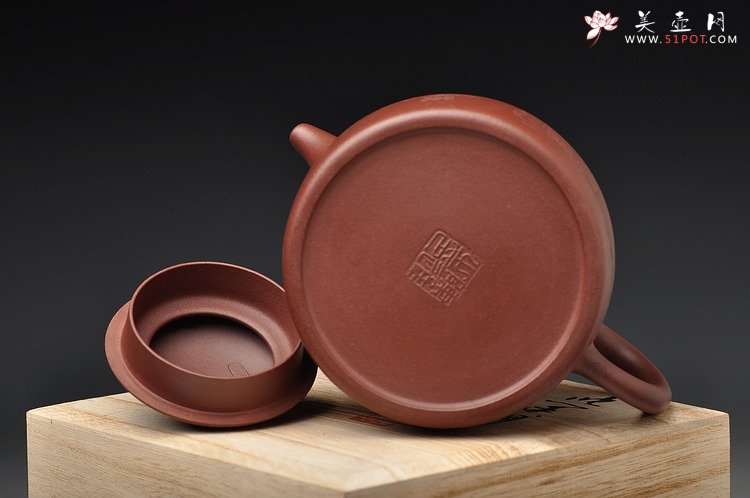 紫砂壶图片：张听刚装饰 仕女 朴素敦厚 大气 优质底槽青 全手大秦权 - 宜兴紫砂壶网