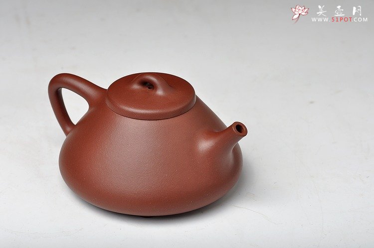 紫砂壶图片：骨肉均挺 挺拔俊雅 全手工子冶石瓢 优质底槽青 - 宜兴紫砂壶网