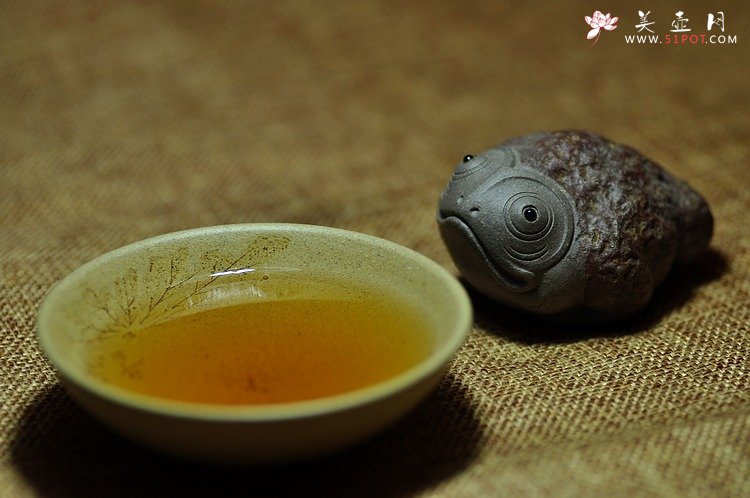 紫砂壶图片：雅致品茗杯 荷叶情思 乳香杯 - 宜兴紫砂壶网