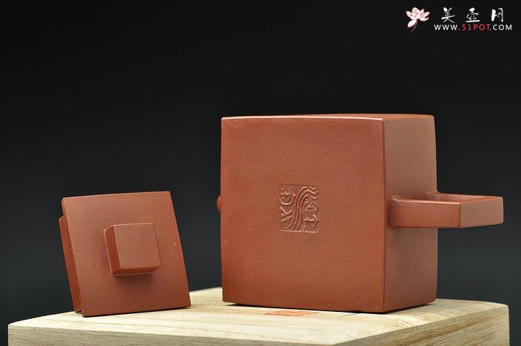 紫砂壶图片：正气浩然  全手工镶片 四方求正 君子之立 - 宜兴紫砂壶网