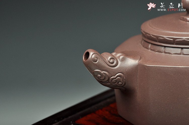 紫砂壶图片：陈进最新力作 大气厚重  全手中华情 送礼精品 - 宜兴紫砂壶网