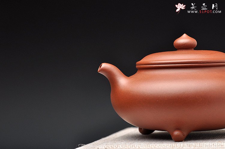 紫砂壶图片：适合绿茶 纤秀可人 三足扁樱 - 宜兴紫砂壶网