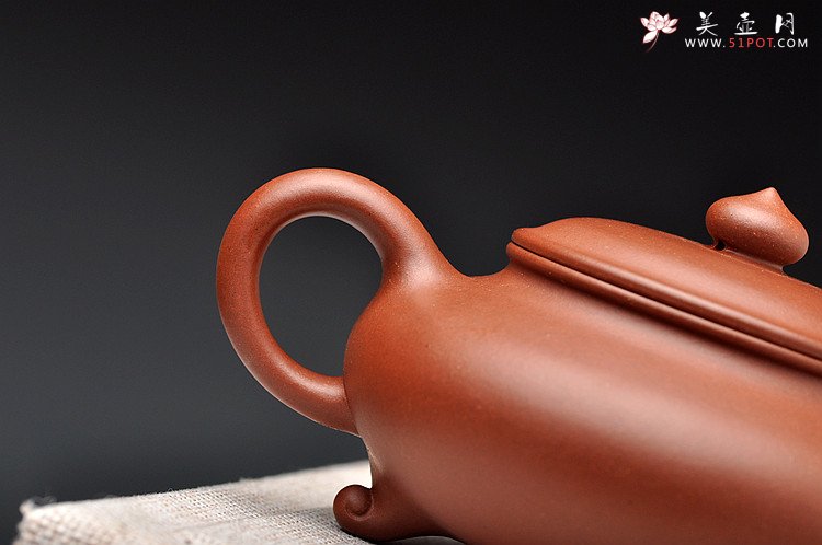 紫砂壶图片：适合绿茶 纤秀可人 三足扁樱 - 宜兴紫砂壶网