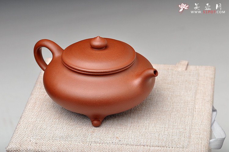 紫砂壶图片：适合绿茶 纤秀可人 三足扁樱 - 宜兴紫砂壶网