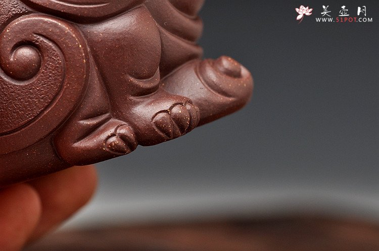 紫砂壶图片：古体蟾蜍踏云 - 宜兴紫砂壶网