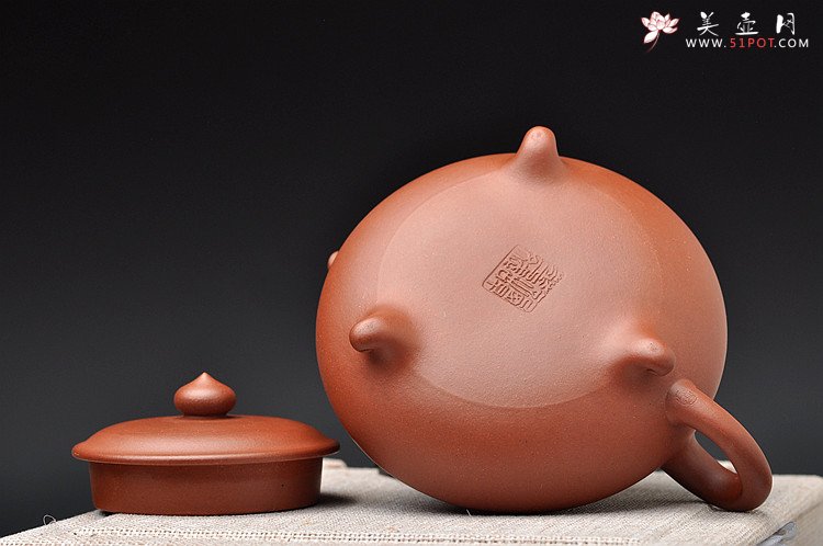 紫砂壶图片：适合绿茶 纤秀可人 三足扁樱 - 宜兴紫砂壶网